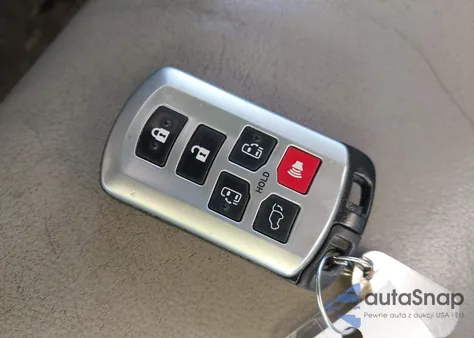 2018 Toyota Sienna Xle 8 Passenger from USA, damaged, VIN 5TDYZ3DCXJS960357